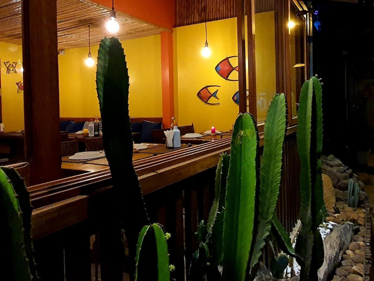 Pousada E Restaurante O Pescador Vila do Abraao Ngoại thất bức ảnh