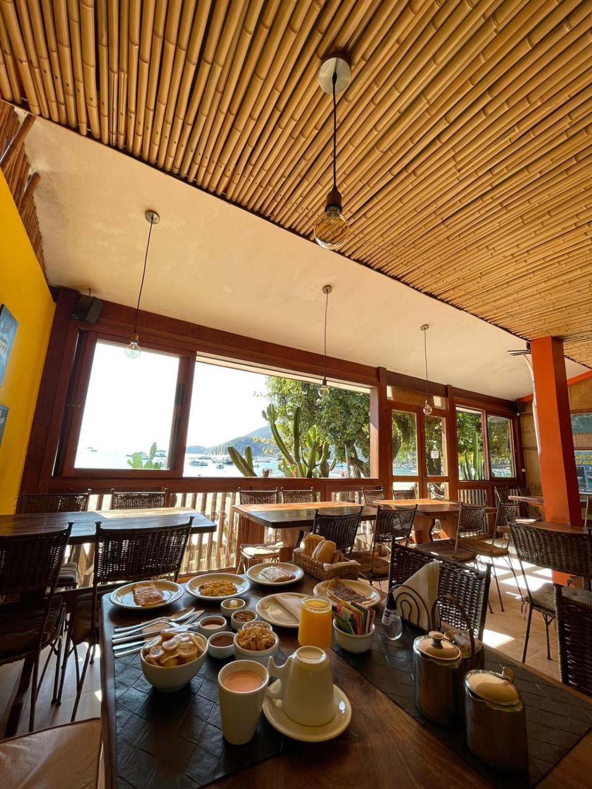 Pousada E Restaurante O Pescador Vila do Abraao Ngoại thất bức ảnh